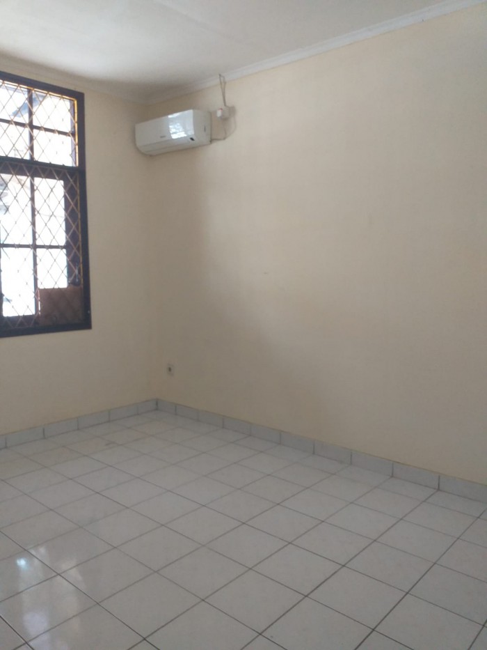 Rumah dijual di Beverly Lippo 